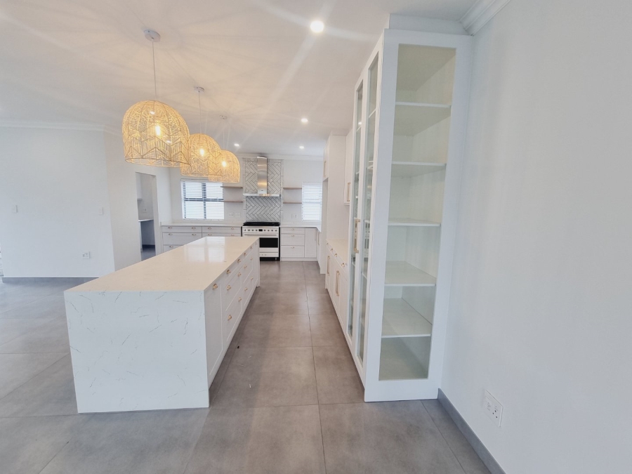 5 Bedroom Property for Sale in Sandown Western Cape